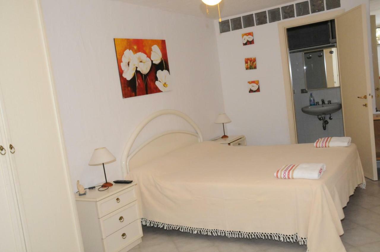 B&B Casa Derosas Golfo Aranci Chambre photo