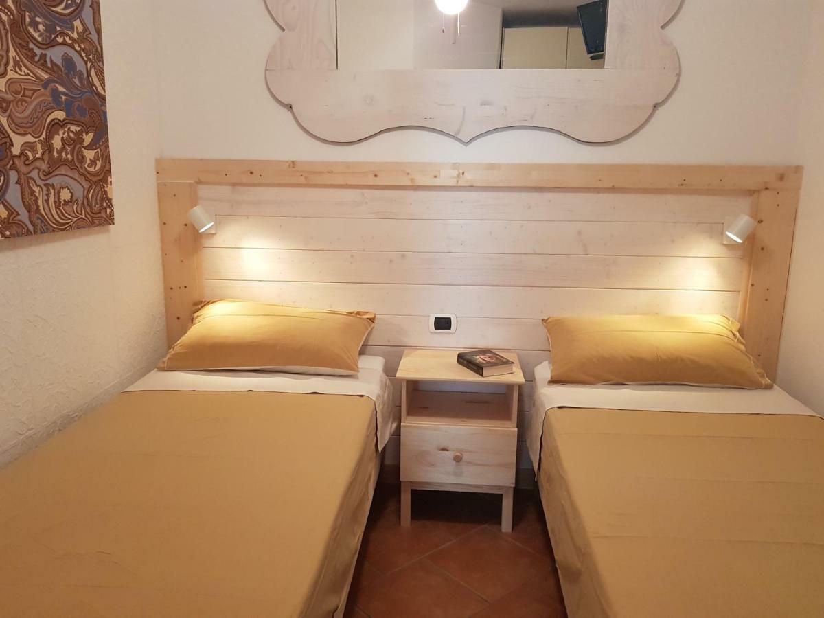 B&B Casa Derosas Golfo Aranci Extérieur photo